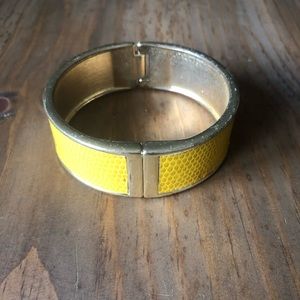 ⭐️3-$20 Vtg yellow clamper bracelet